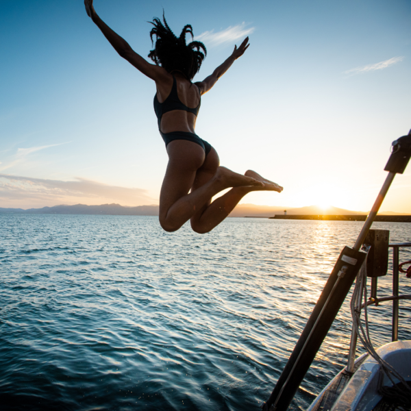 Tour in barca e tuffo nel mare